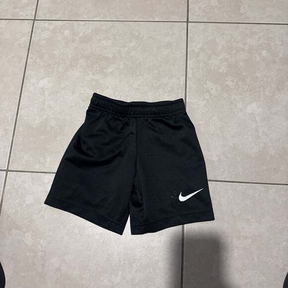 Nike Black Mesh Athletic Shorts Kids Size One Size - Picture 1 of 4